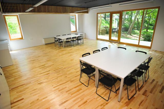 Youth Hostel Ajdovščina Buitenkant foto