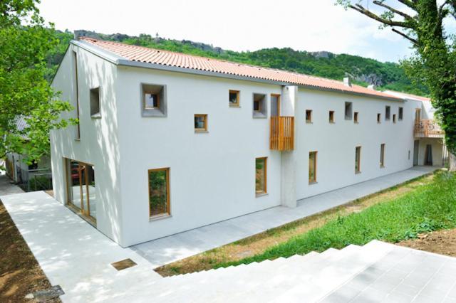 Youth Hostel Ajdovščina Buitenkant foto